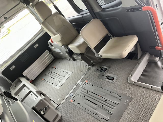 NV350 CARAVAN 4WD