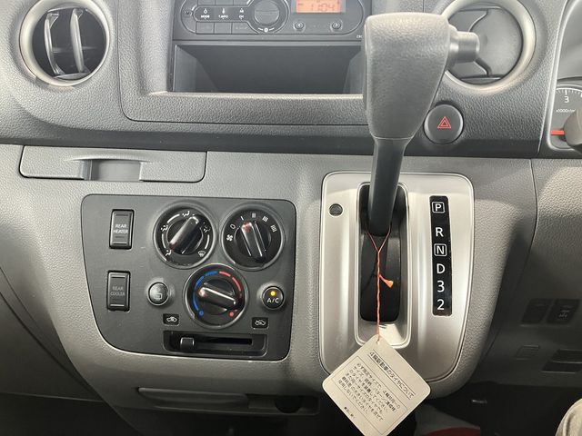 NV350 CARAVAN 4WD