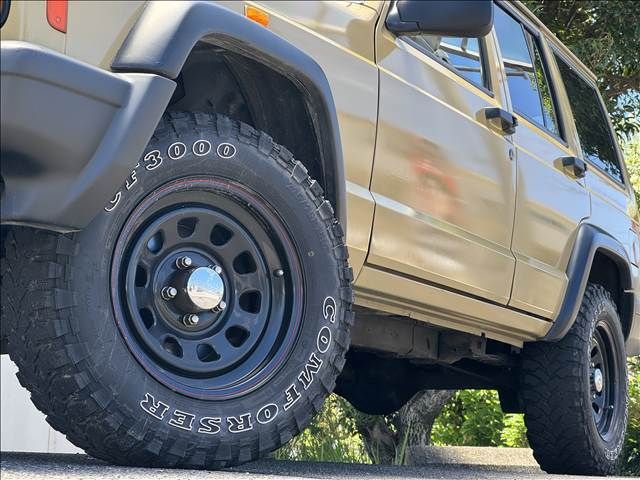 JEEP CHEROKEE
