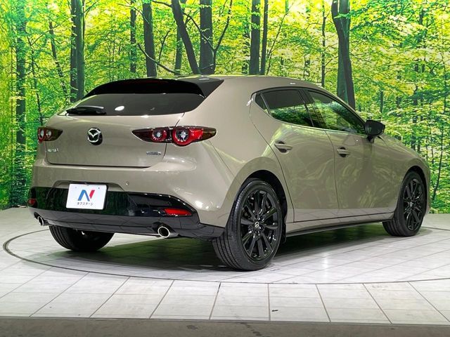 MAZDA3 FASTBACK