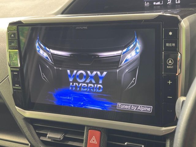 VOXY HYBRID