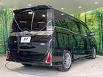 VOXY HYBRID