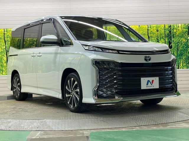 VOXY HYBRID