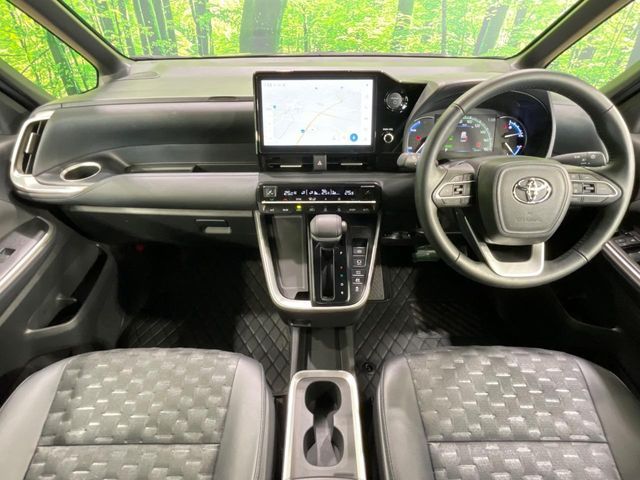 VOXY HYBRID