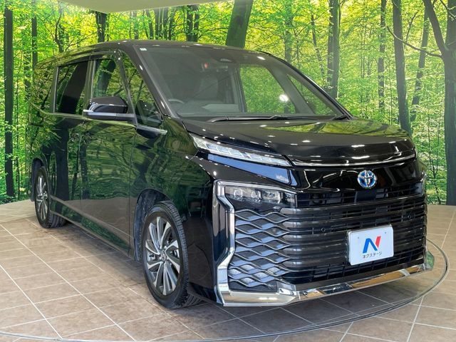 VOXY HYBRID
