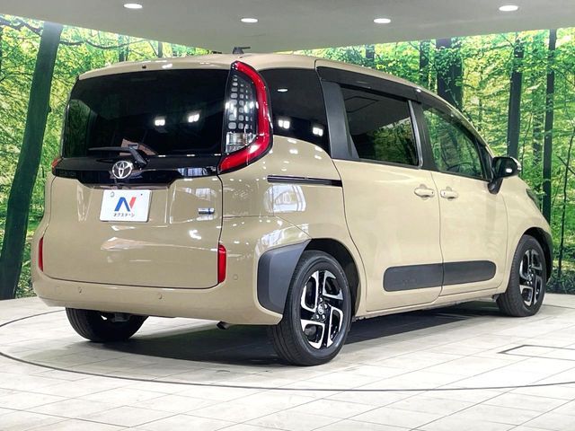 SIENTA HYBRID