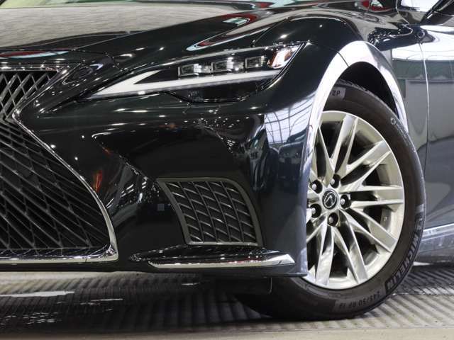 LEXUS LS500h 4WD