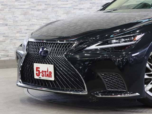 LEXUS LS500h 4WD