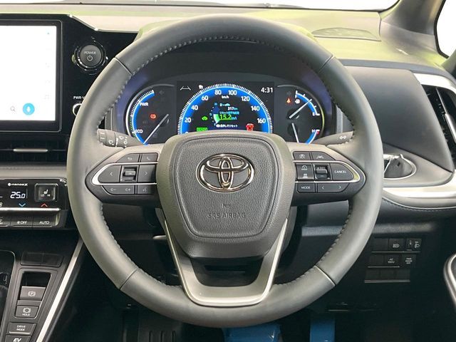 VOXY HYBRID