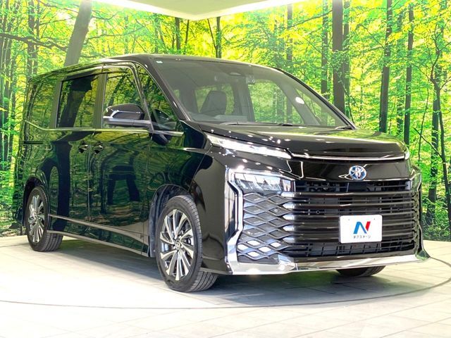 VOXY HYBRID