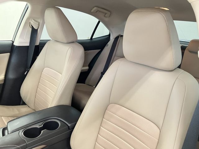 LEXUS IS300h
