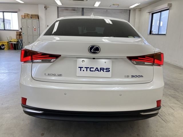 LEXUS IS300h