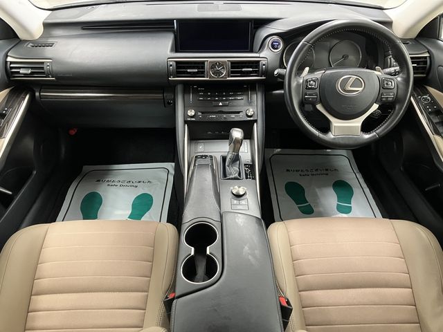 LEXUS IS300h