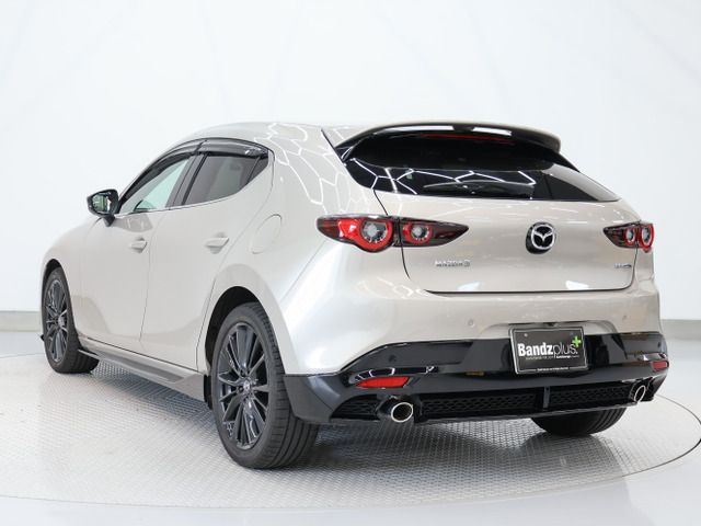 MAZDA3 FASTBACK