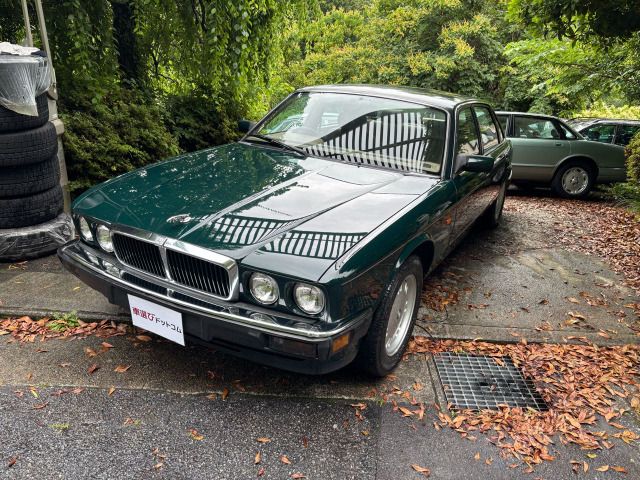 JAGUAR XJseries sedan