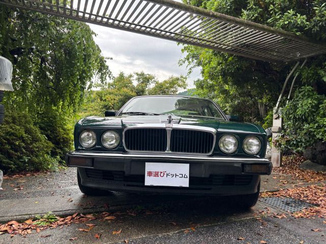 JAGUAR XJseries sedan
