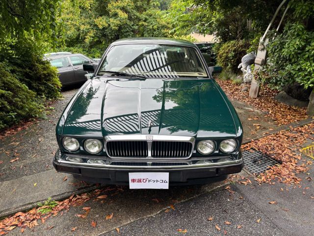 JAGUAR XJseries sedan