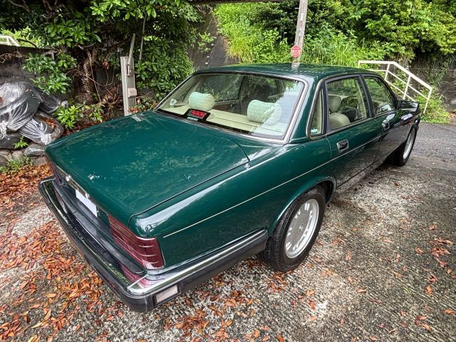 JAGUAR XJseries sedan