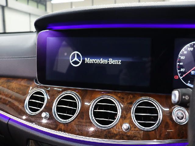 MERCEDES BENZ E class sedan