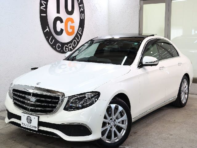 MERCEDES BENZ E class sedan