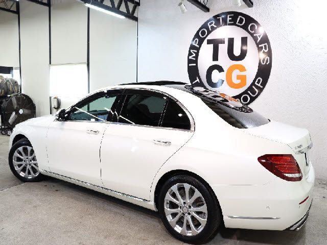 MERCEDES BENZ E class sedan