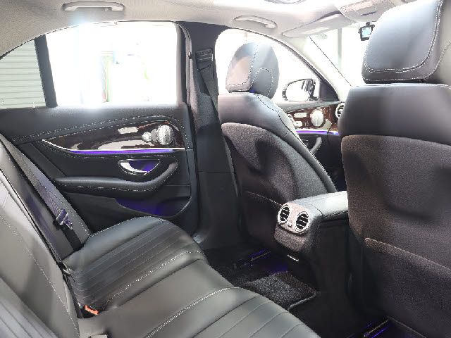 MERCEDES BENZ E class sedan