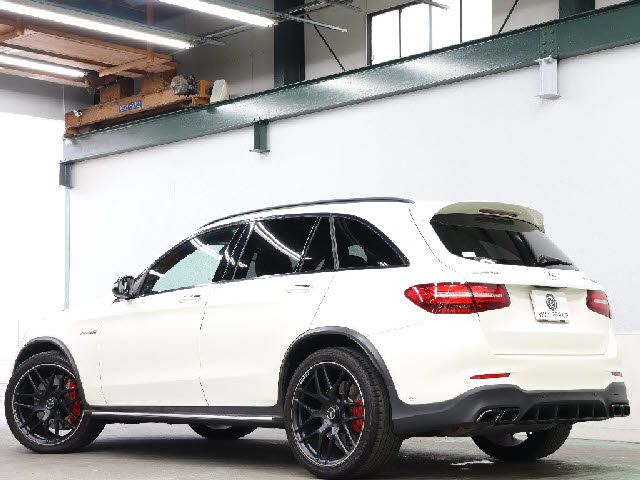 MERCEDES AMG GLCclass
