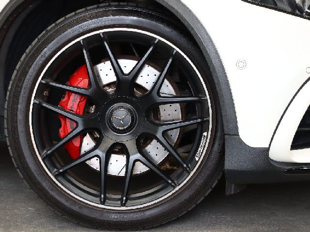 MERCEDES AMG GLCclass