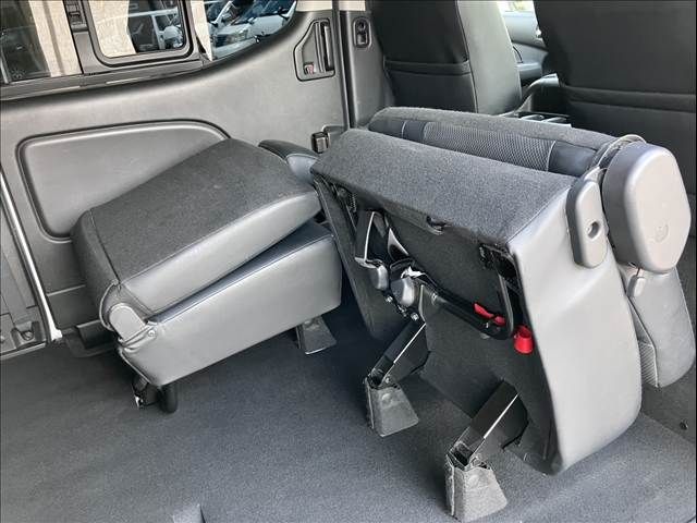 CARAVAN van 2WD