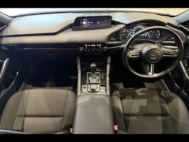 MAZDA3 FASTBACK