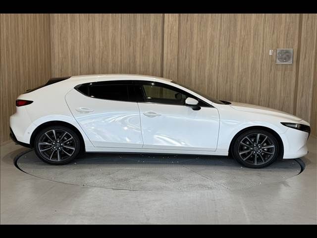 MAZDA3 FASTBACK