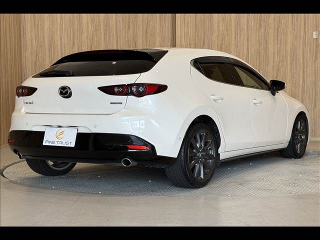 MAZDA3 FASTBACK