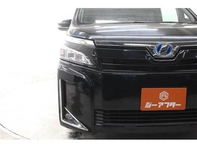 VOXY HYBRID