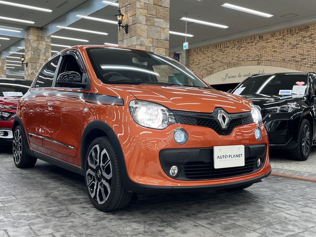 RENAULT TWINGO
