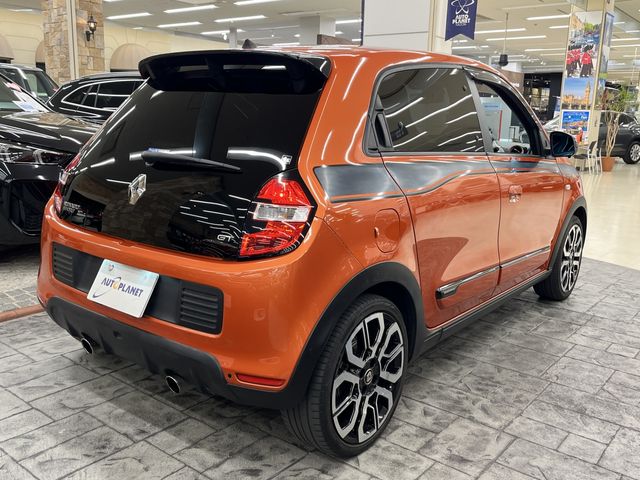 RENAULT TWINGO