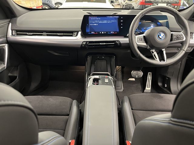 BMW iX1