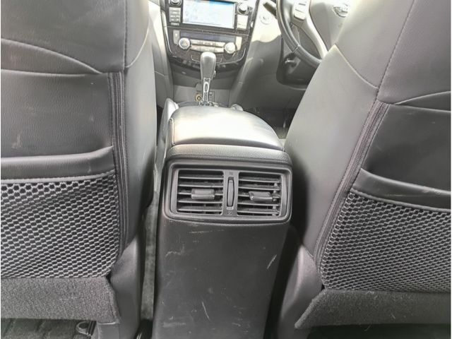 X-TRAIL 2WD