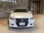 CROWN sedan hybrid