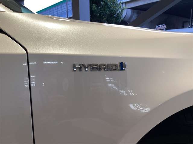 CROWN sedan hybrid