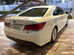 CROWN sedan hybrid