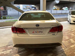 CROWN sedan hybrid
