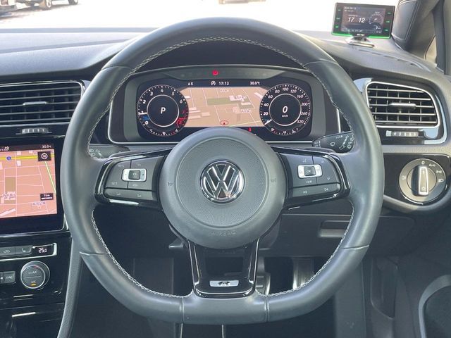 VOLKSWAGEN GOLF R VARIANT
