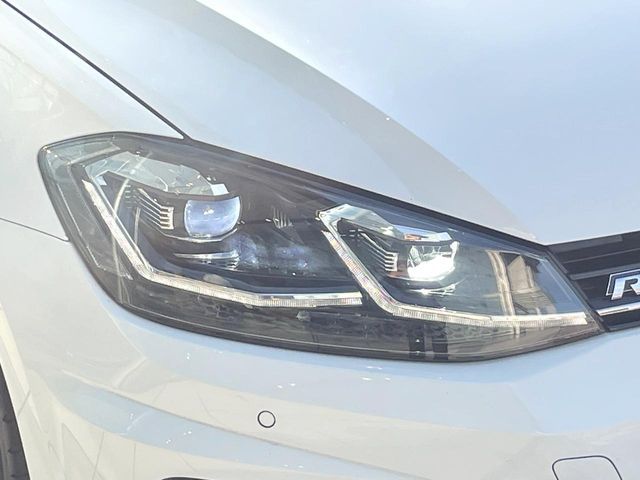 VOLKSWAGEN GOLF R VARIANT