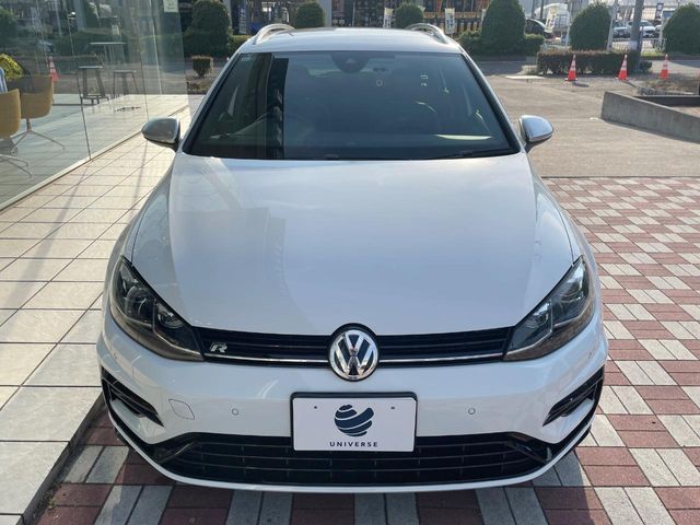 VOLKSWAGEN GOLF R VARIANT