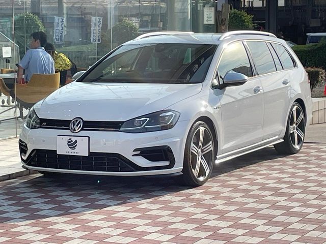 VOLKSWAGEN GOLF R VARIANT