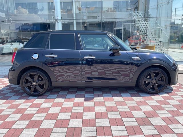 MINI COOPER SD 5DOOR