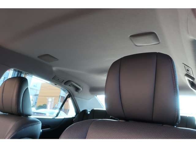 CROWN MAJESTA HYBRID 4WD
