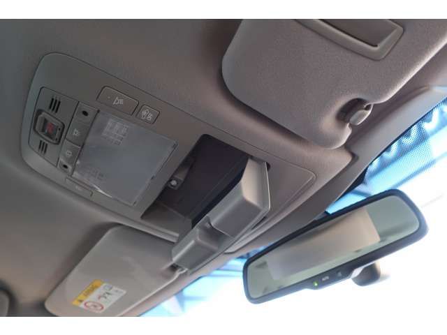 CROWN MAJESTA HYBRID 4WD