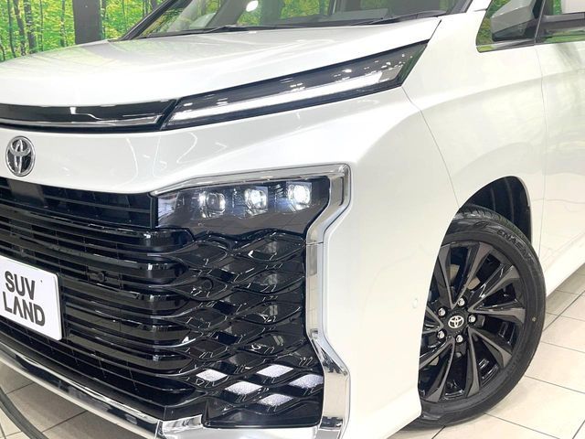 VOXY HYBRID