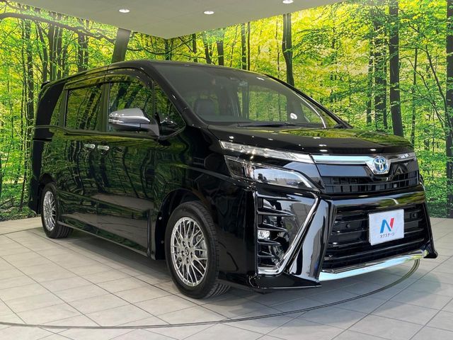 VOXY HYBRID